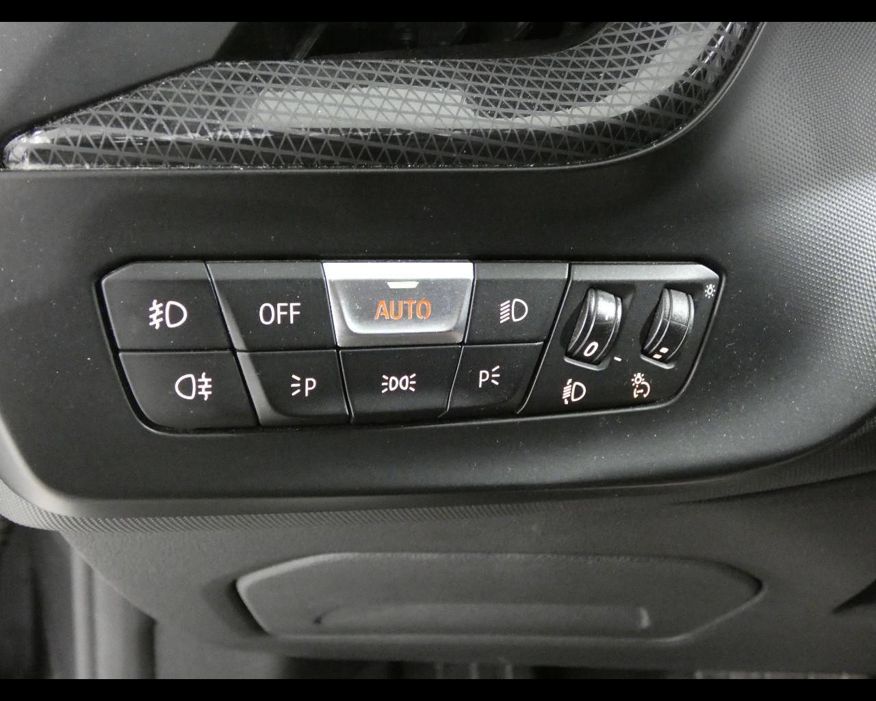 BMW Serie 1 (F40) - 116d 5p. Sport