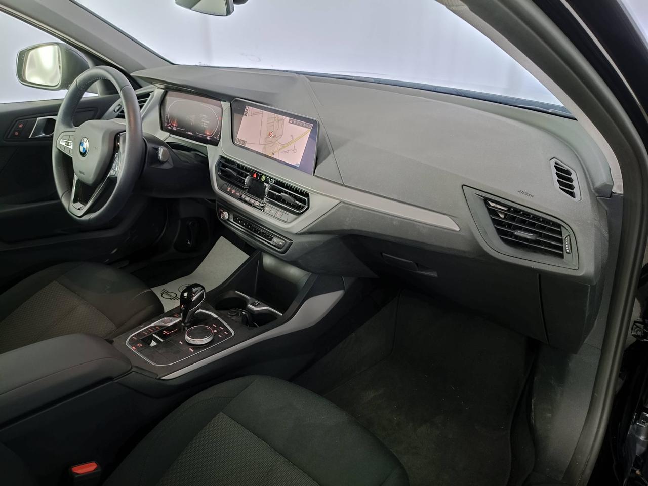 BMW Serie 1 F40 - 118d Business Advantage auto