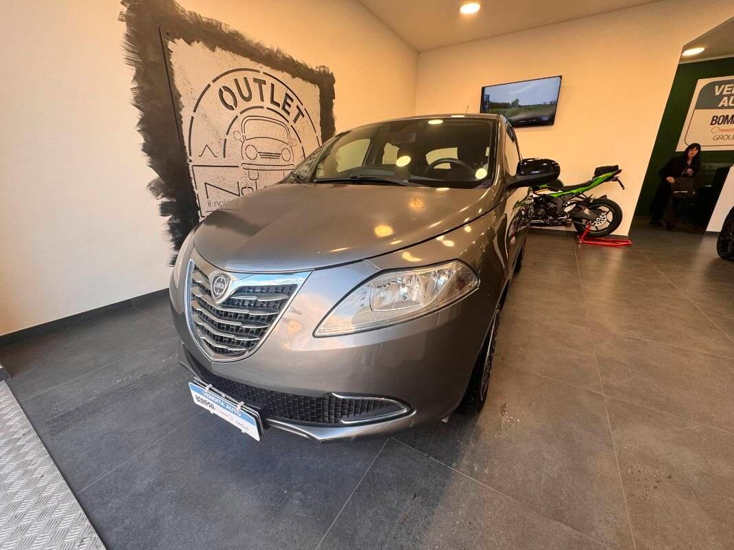 Lancia Ypsilon 1.2 8v Silver 69cv