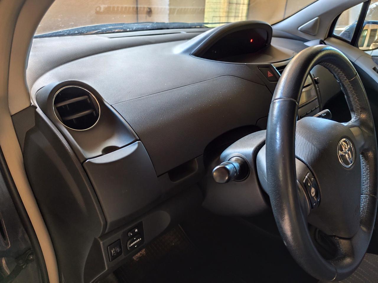 Toyota Yaris 1.3 5 porte Sol