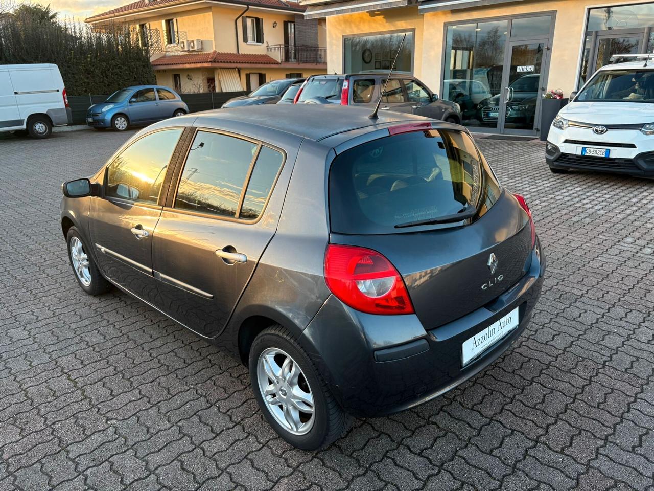 RENAULT CLIO LE IENE 1.2 BENZINA SI A NEOPATENTATI