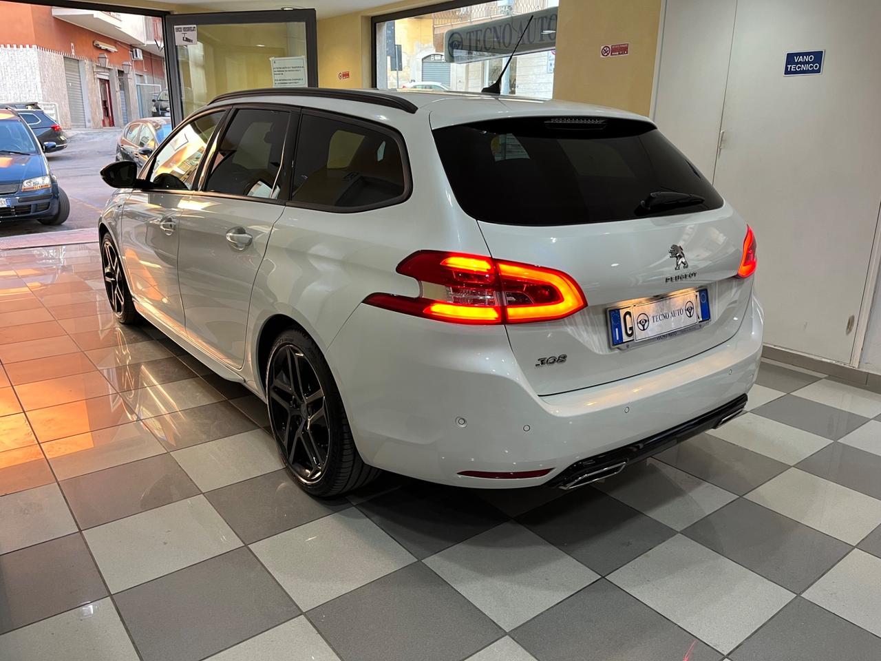 Peugeot 308 BlueHDi 130 S&S EAT8 GT Pack