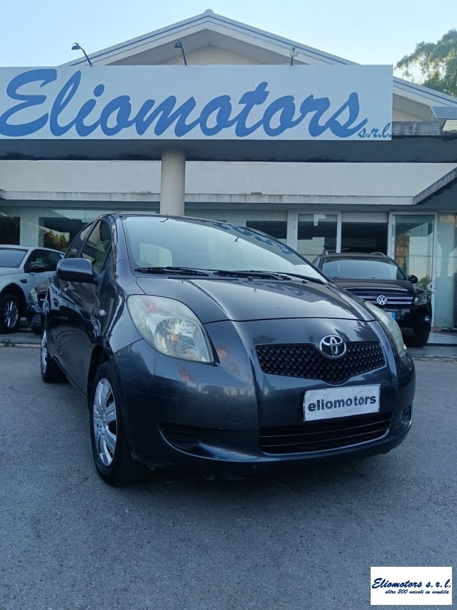 TOYOTA - Yaris - 1.0 5p. Sol