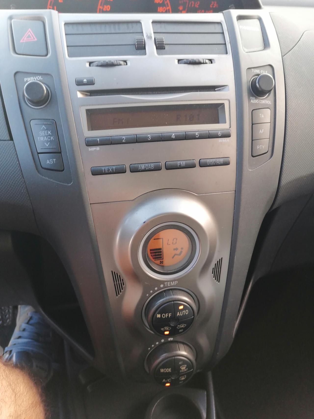 Toyota Yaris 1.4 D-4D DPF 5 porte 2011