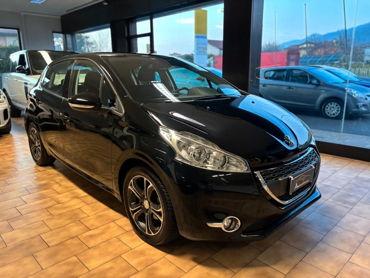 Peugeot 208 5p 1.2 vti *CINGHIA FATTA 100000KM*NEOPATENTATI