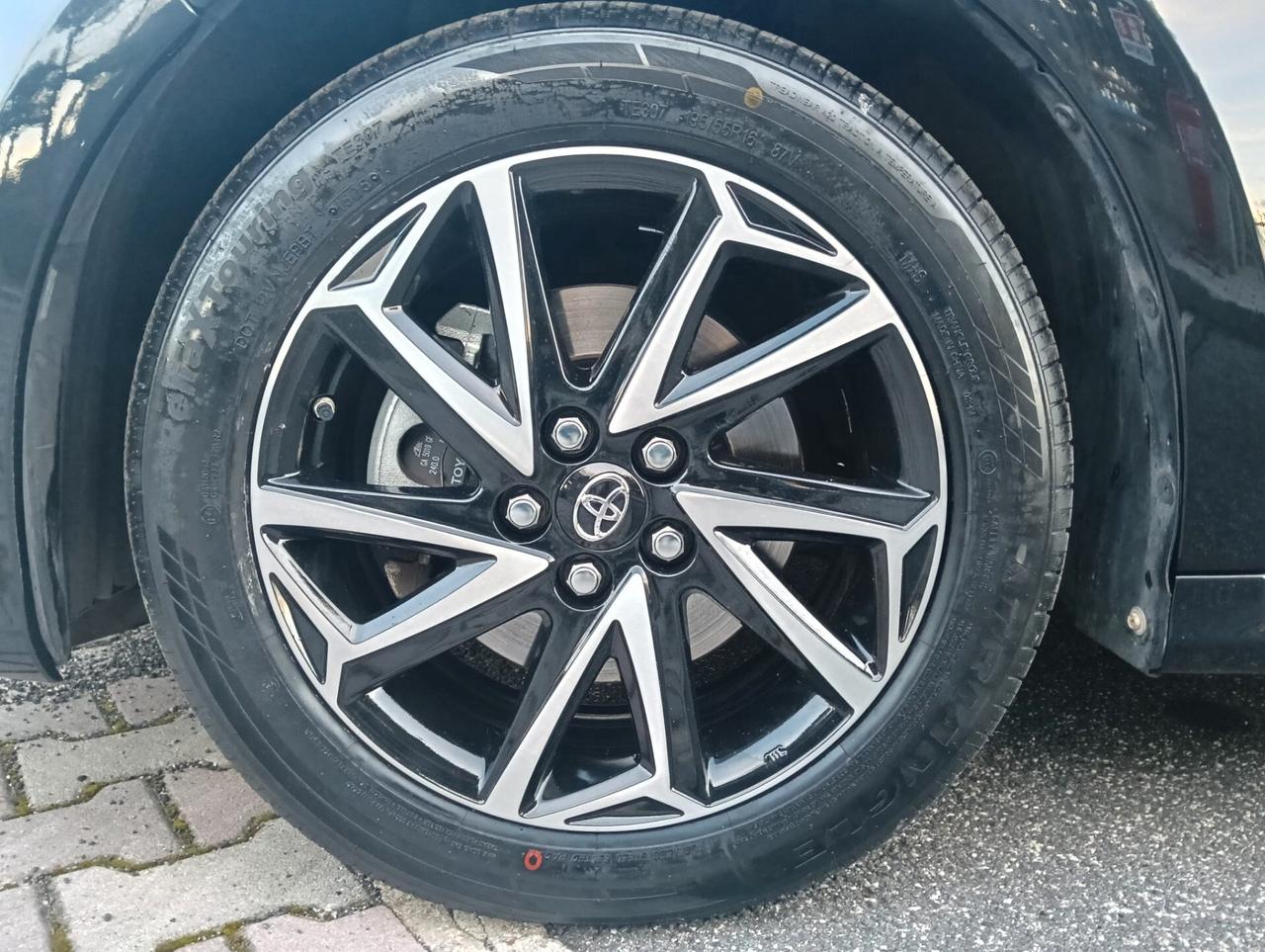 Toyota Yaris 1.5 Hybrid 5 porte Lounge