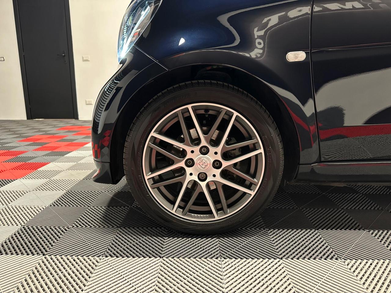 Smart ForTwo BRABUS 0.9 Parisblue