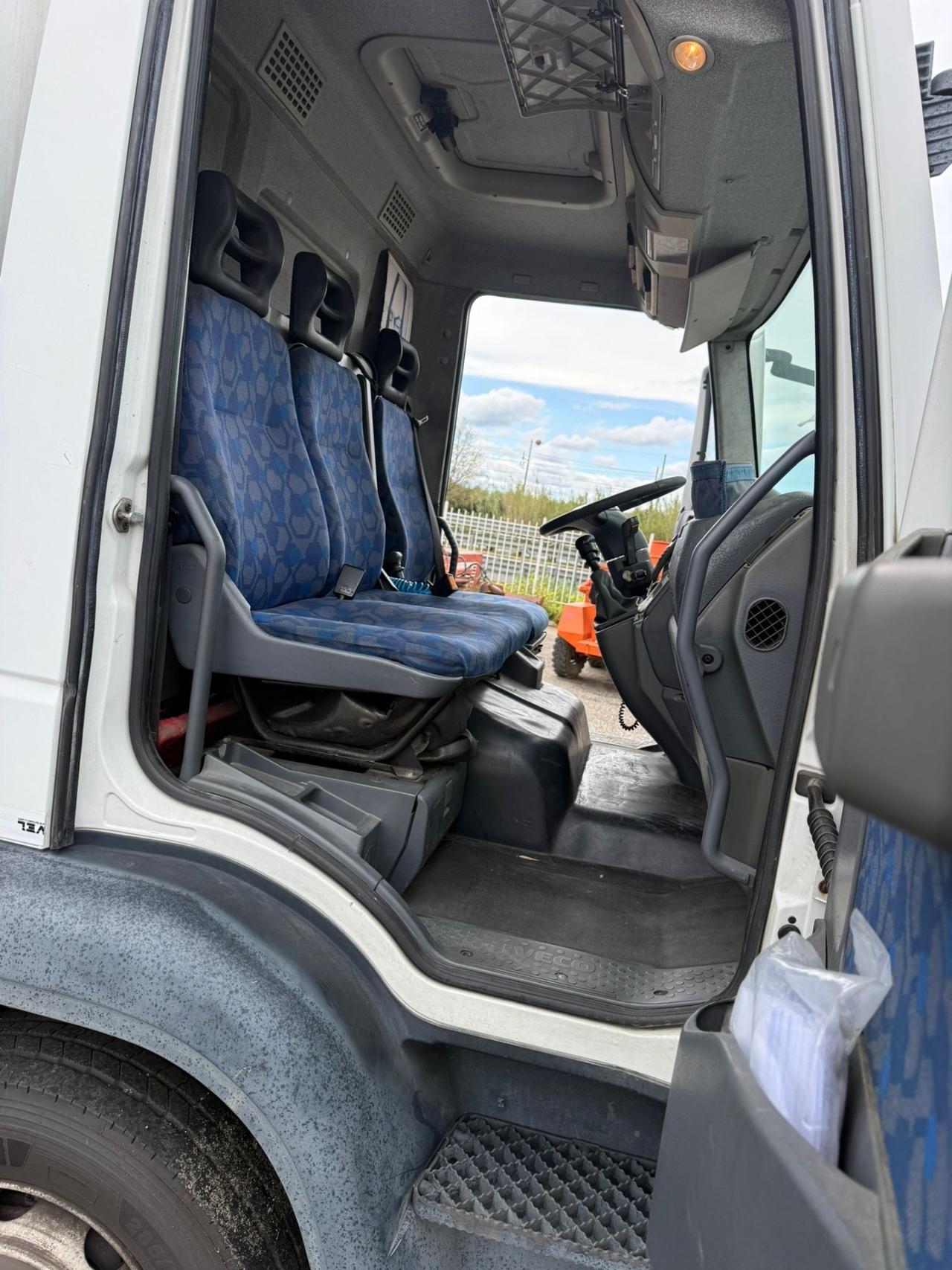 Iveco 120e25 ATP 05/2029