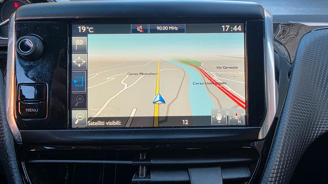 Peugeot 208 PureTech 82 5p. GPL Allure