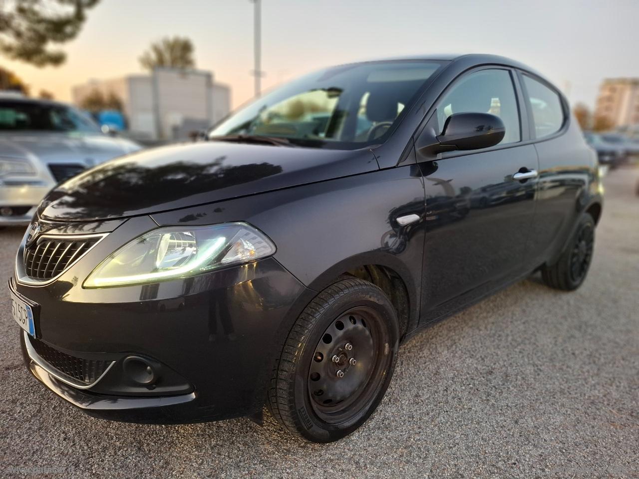 LANCIA Ypsilon 1.0 FireFly 5p.S&S Hybrid Silver