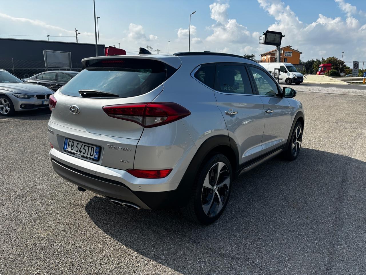 Hyundai Tucson 2.0 CRDi 4WD aut. XPossible - 2015