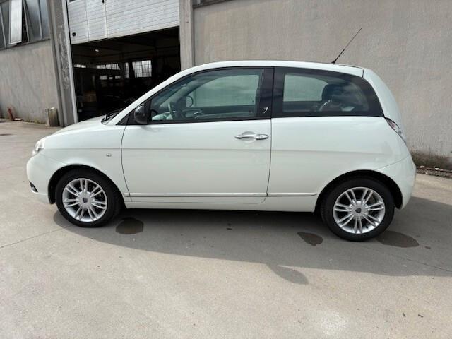 Lancia Ypsilon 1.3 MJT 75 CV Platinum