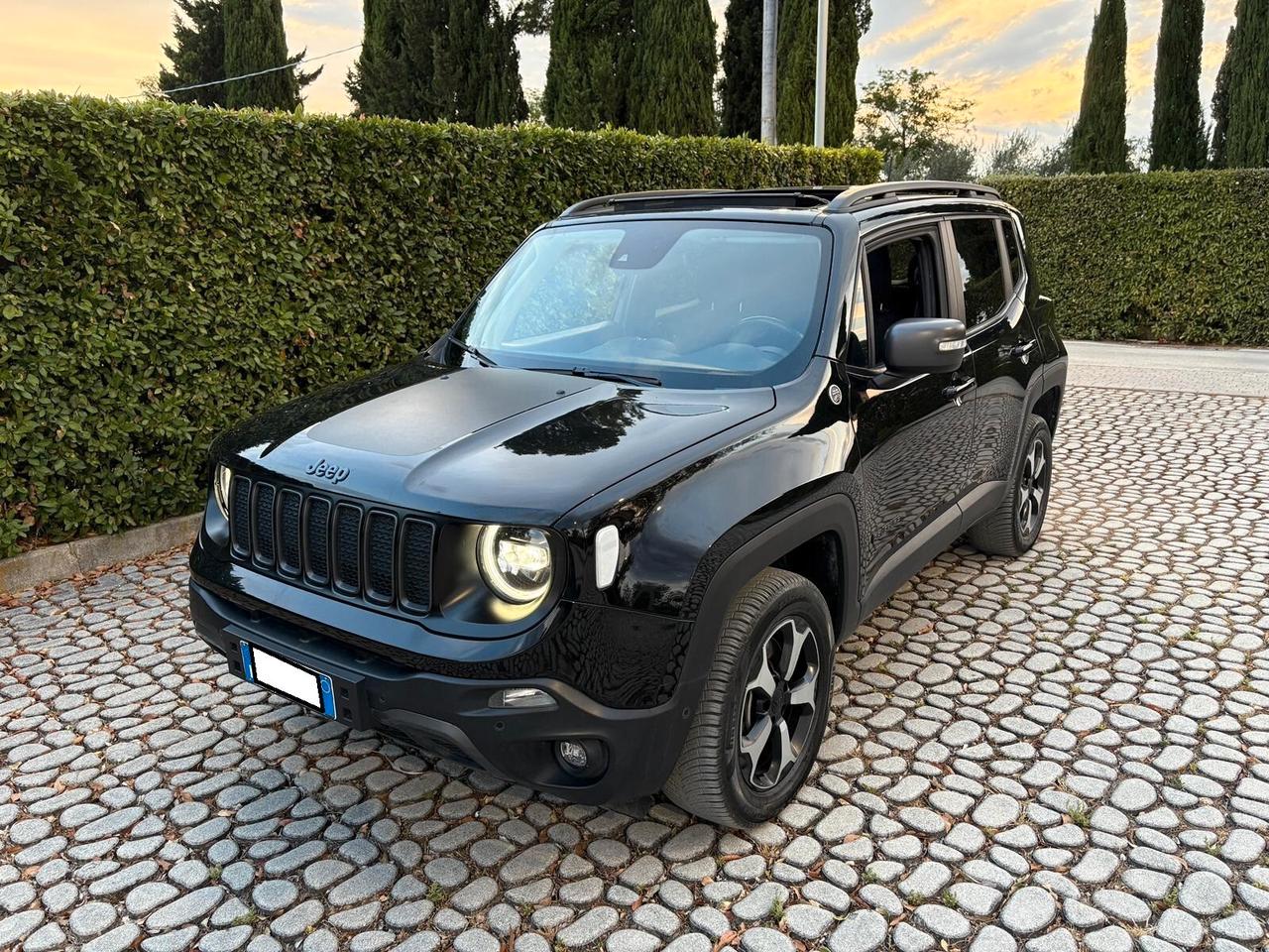 J Renegade 1.3Hyb. 4xe L-Lock Trailh 240 P-In 2021