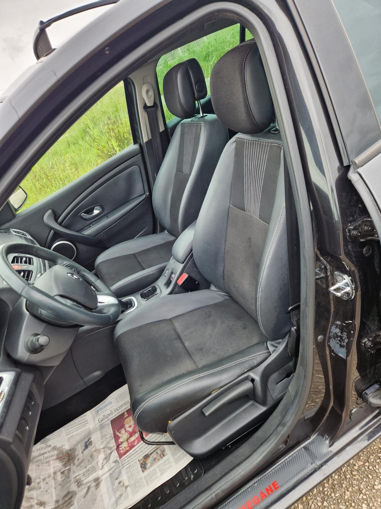 Renault Megane Mégane C-C 1.5 dCi 110CV EDC Luxe