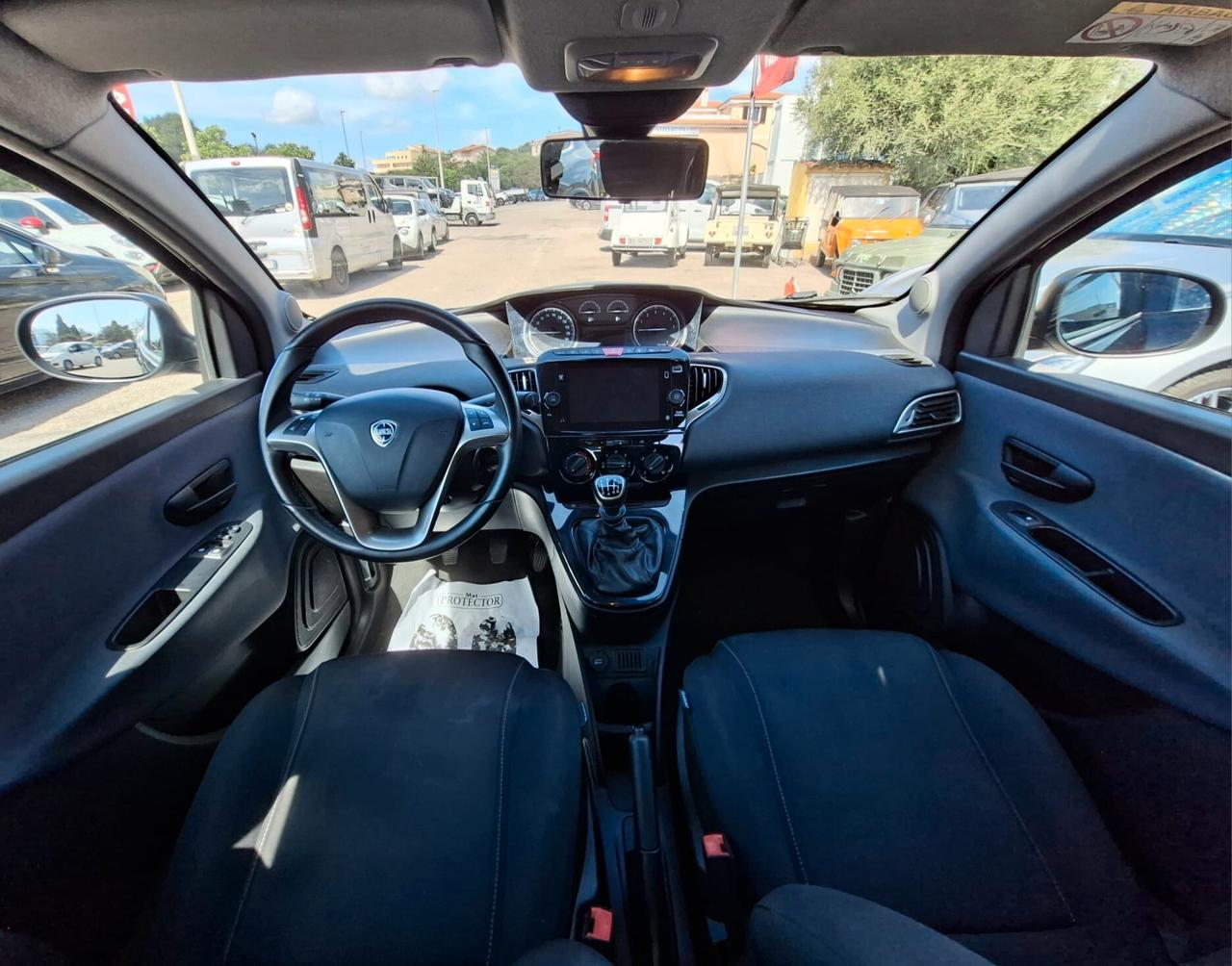 Lancia Ypsilon 1.0 Hybrid Gold 70cv