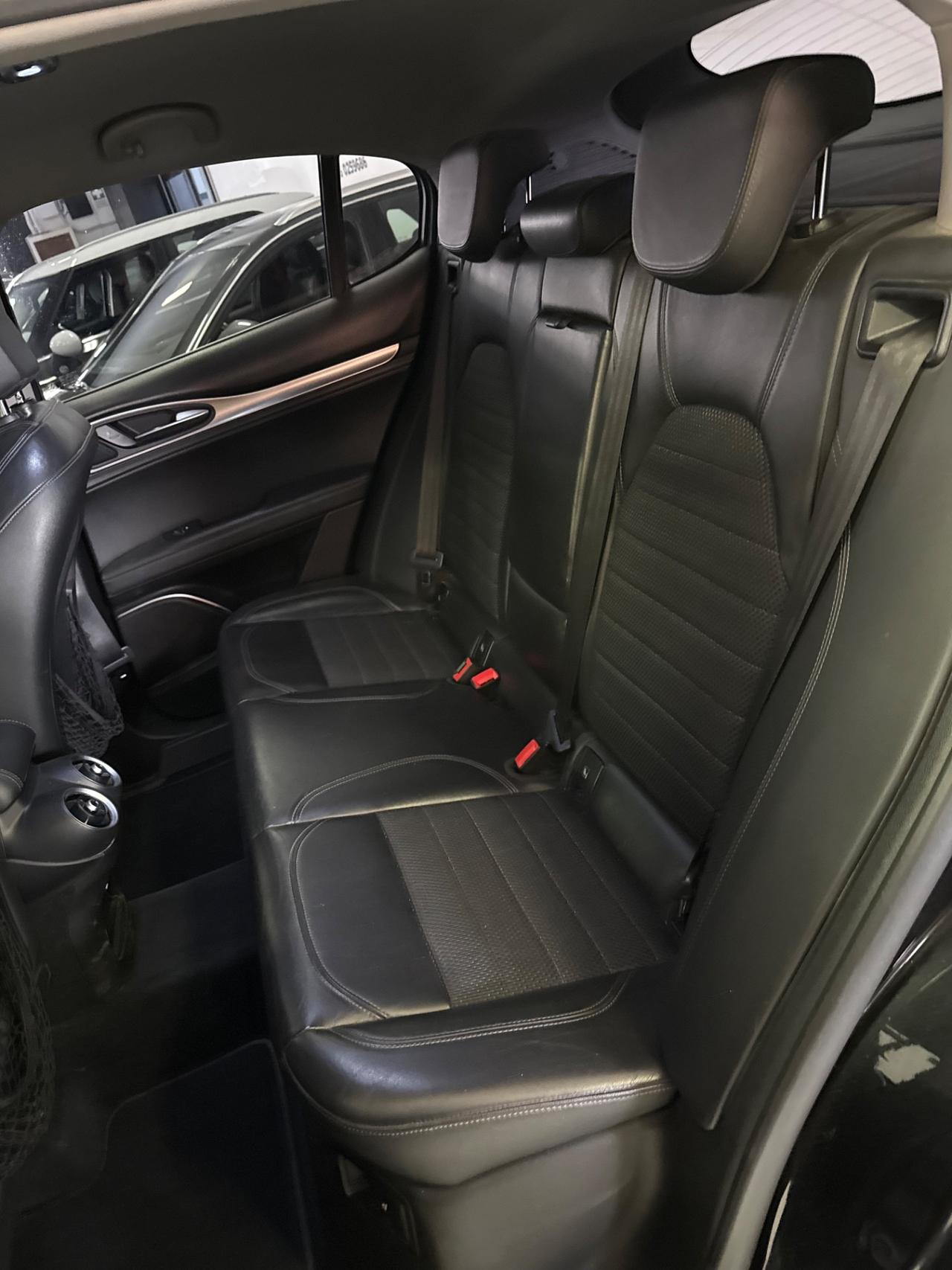 Alfa Romeo Stelvio 2.2 Turbodiesel 210 CV AT8 Q4 Executive