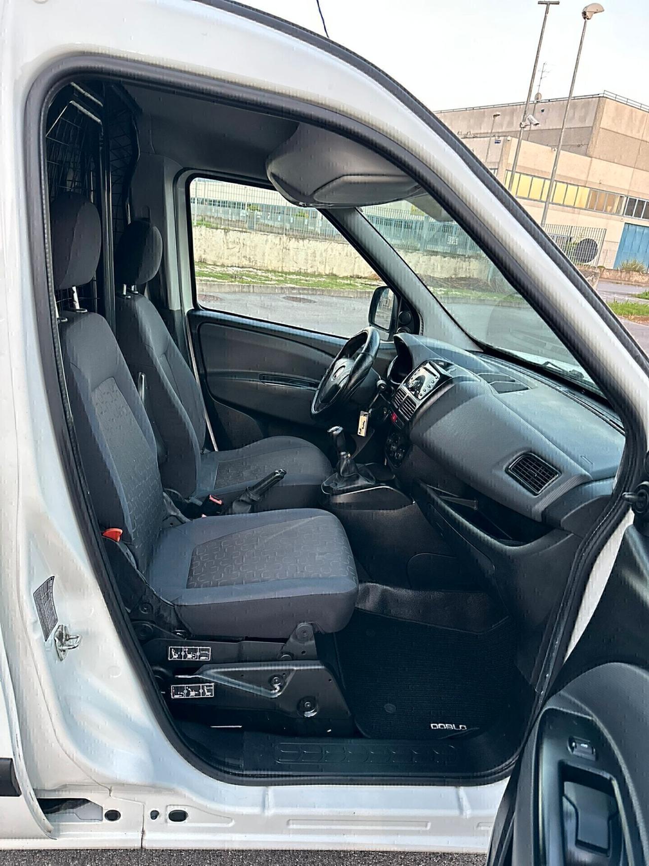 FIAT DOBLO' con ARIA CONDIZIONATA! SUPER PREZZO!