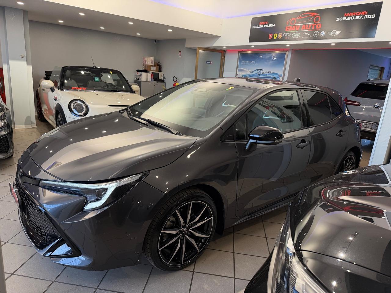 Toyota Corolla GR SPORT 2.0 Hybrid Bi-Tone