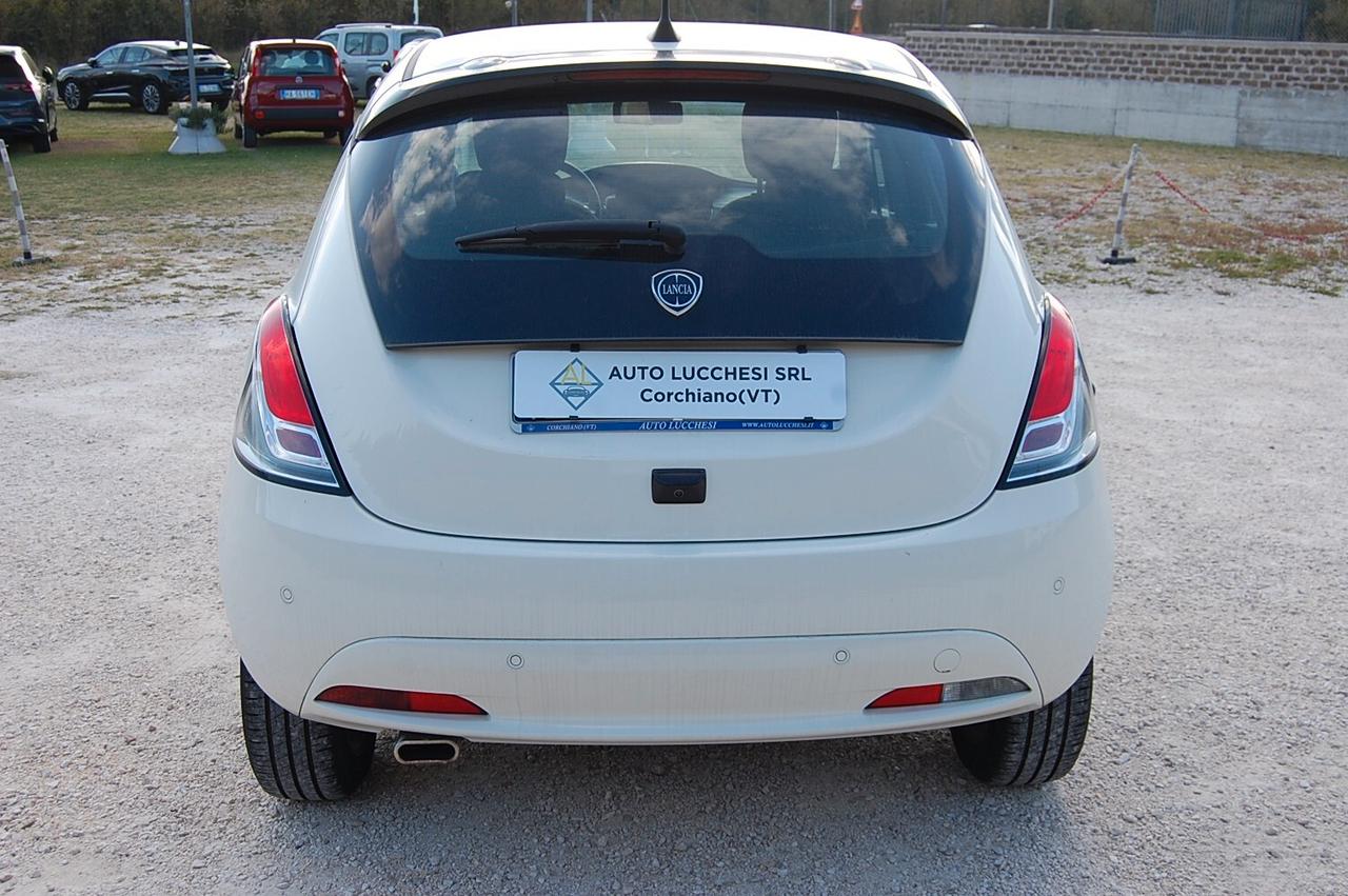 Lancia Ypsilon 1.0 FireFly 5 porte S&S Hybrid Platino