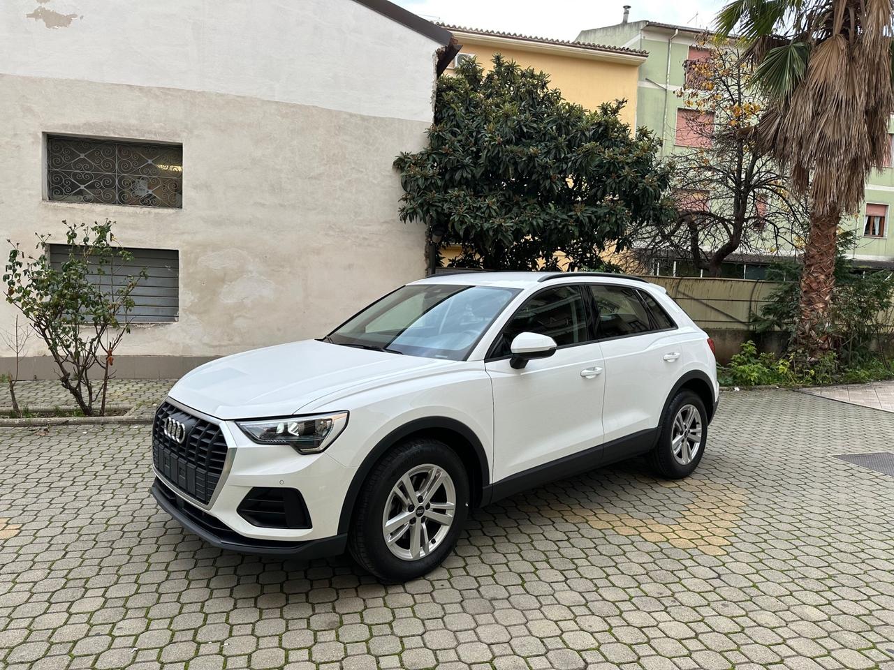 Audi Q3 35 TDI Business