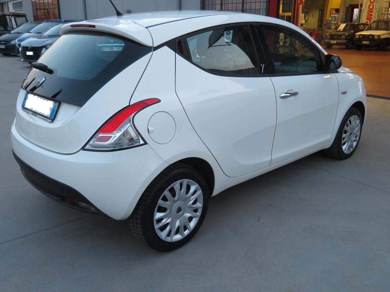 Lancia Ypsilon 1.2 69 CV 5 porte S&S Gold
