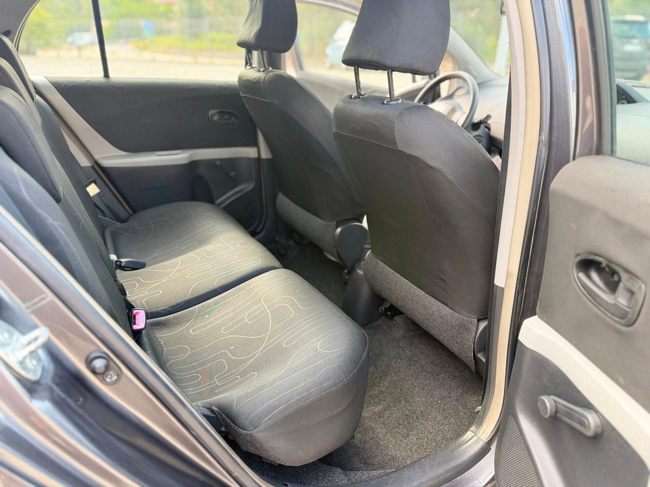 Toyota Yaris 1.0 5 porte Sol