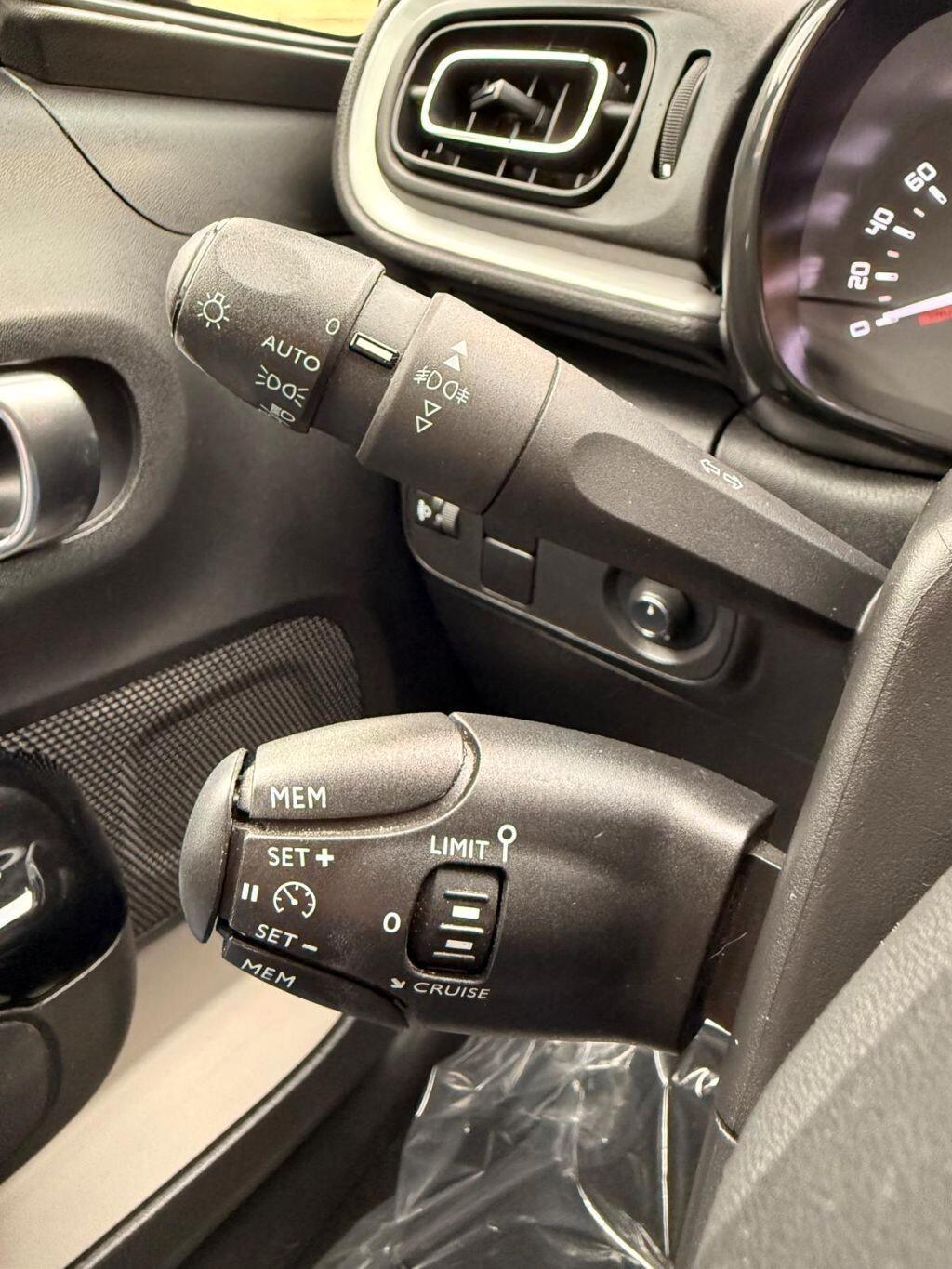 Citroen C3 1.2 EAT6 PureTech S&S "Shine" CAMBIO AUTOMATICO KM 54000