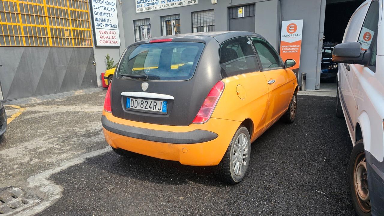 Lancia Ypsilon 1.2 Oro Giallo