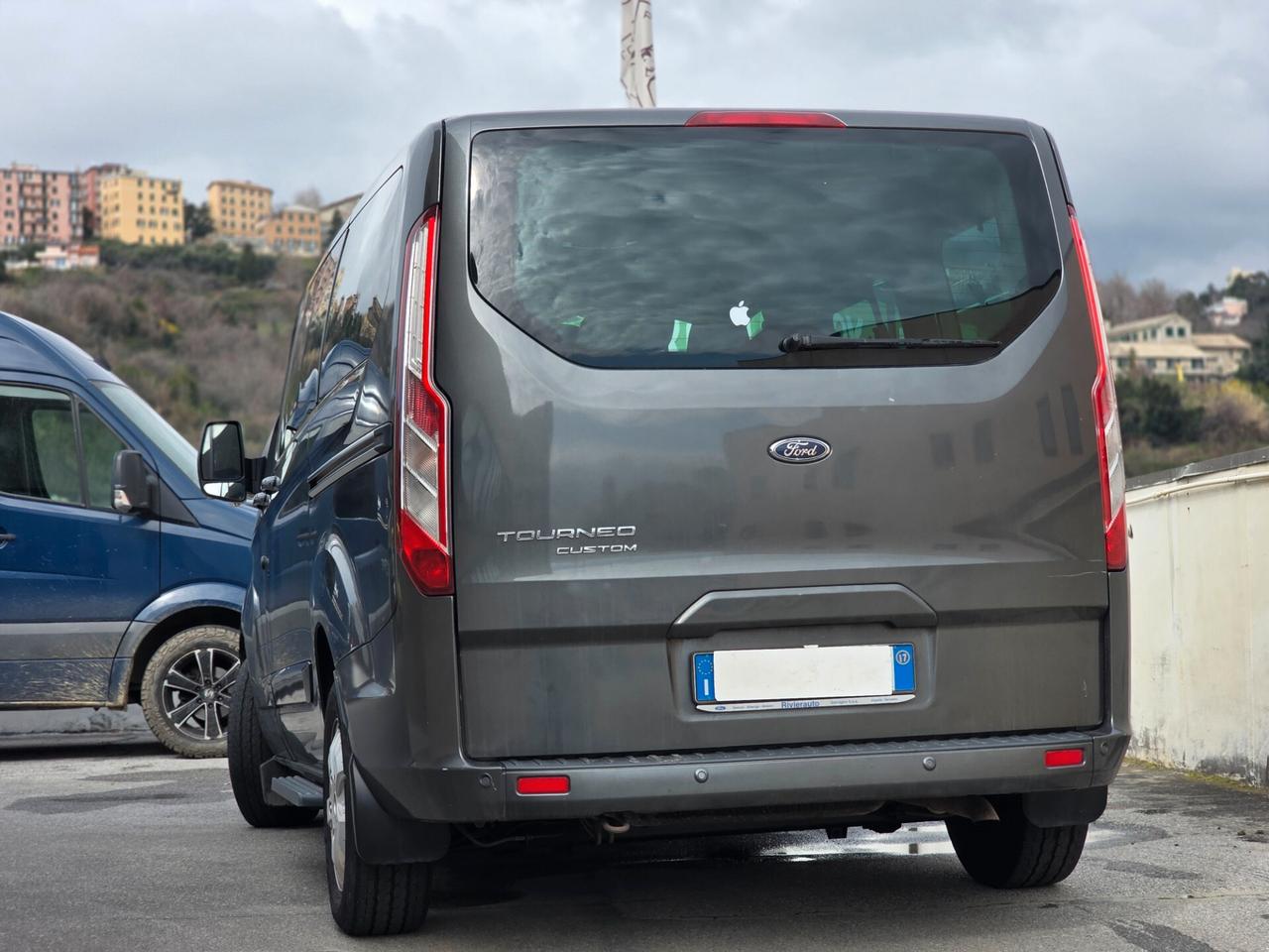 Ford Tourneo Custom 310 2.0 TDCi 130CV PC Titanium