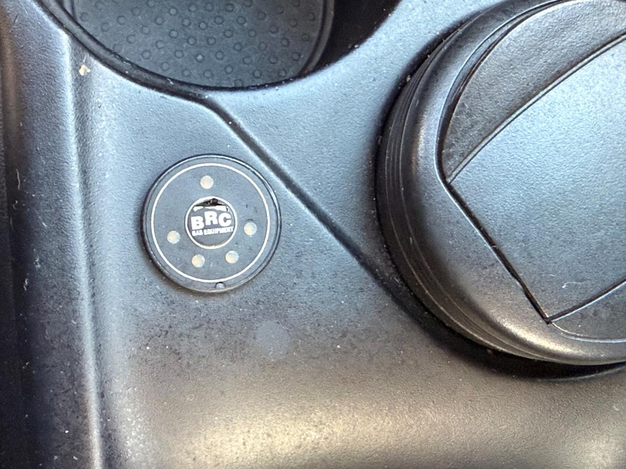 Hyundai i10 1.1 BlueDrive GPL Style BLOCK SHAFT