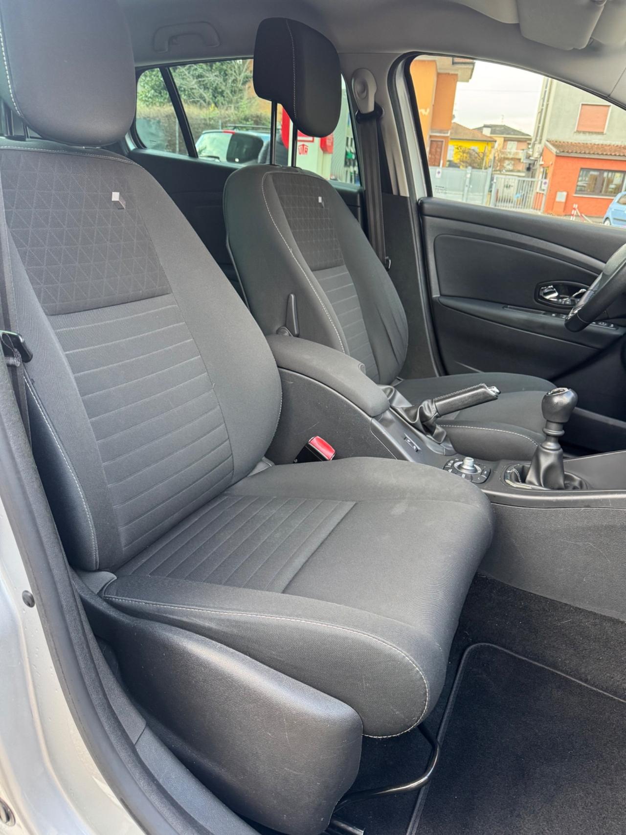 Renault Megane Mégane dCi 110CV EDC SporTour Limited