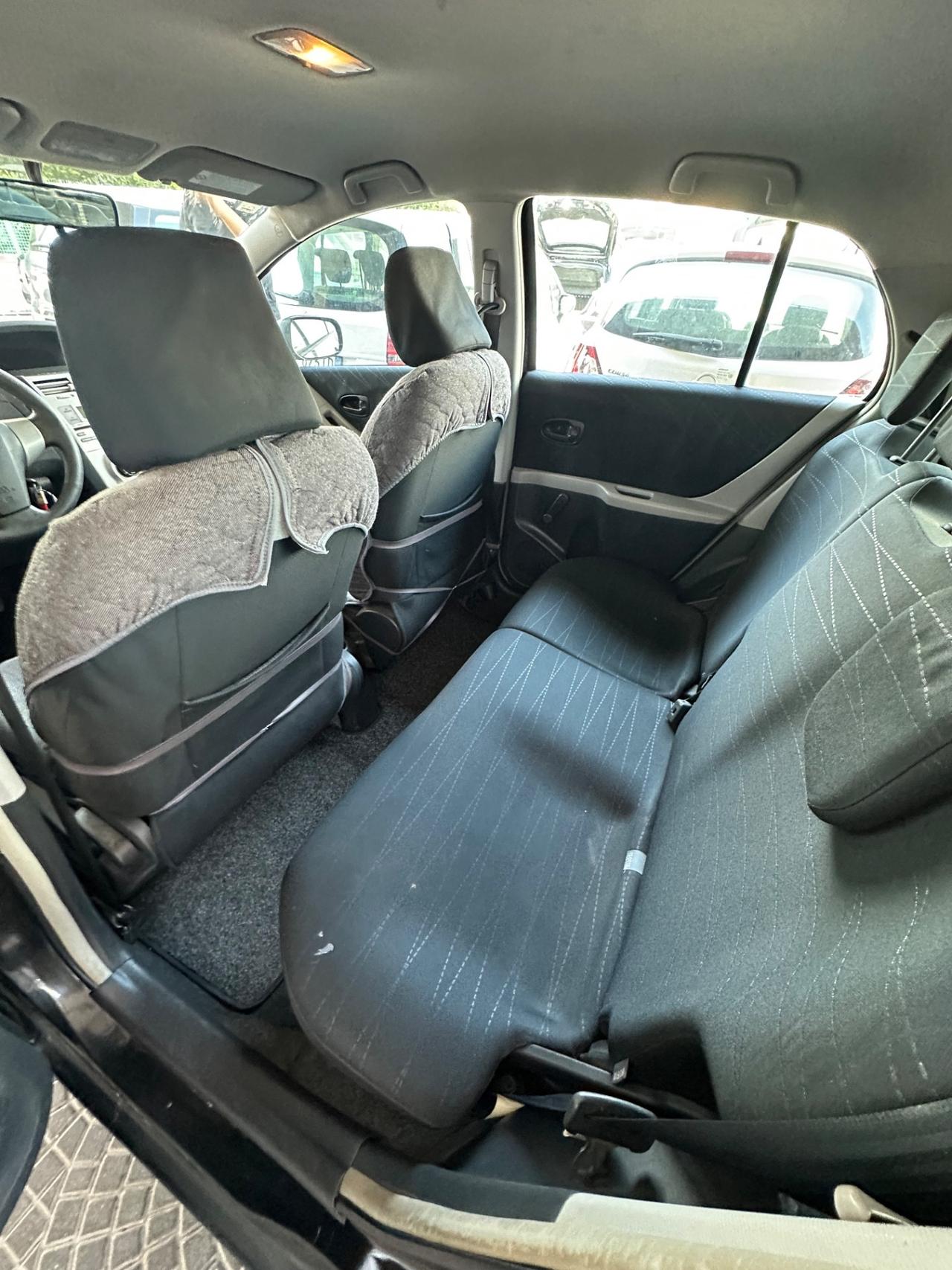 Toyota Yaris 1.3i 16V cat 5 porte Sol