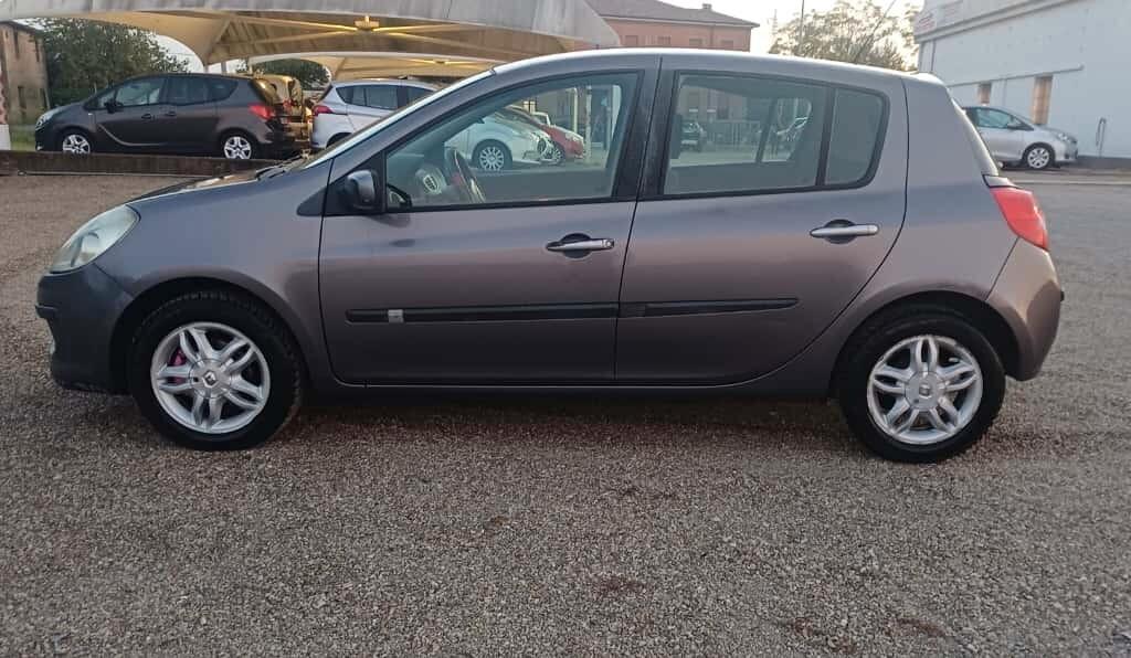 Renault Clio 1.2 16V 5 porte Le Iene