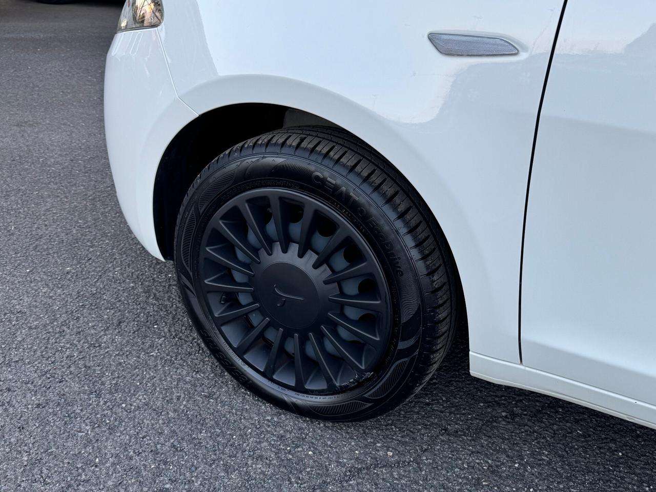 Lancia Ypsilon 1.0 FireFly 5 porte S&S Hybrid Ecochic Silver