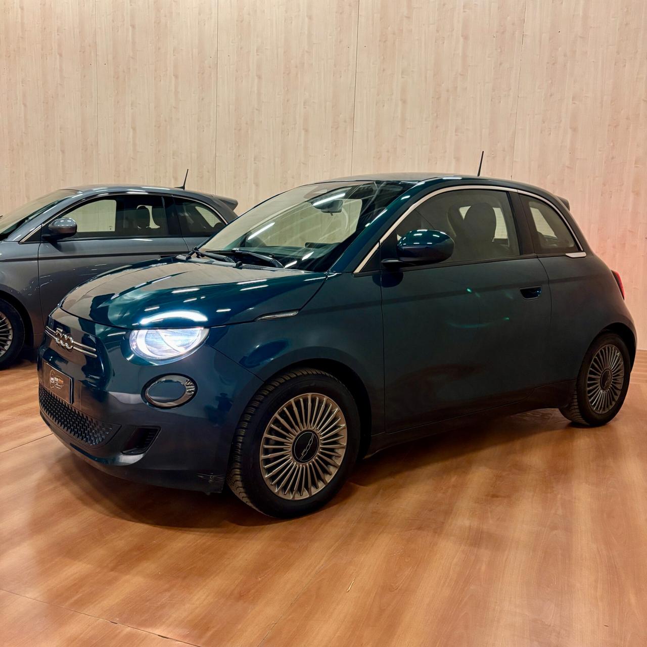 Fiat 500 500e Berlina 42 kWh Icon