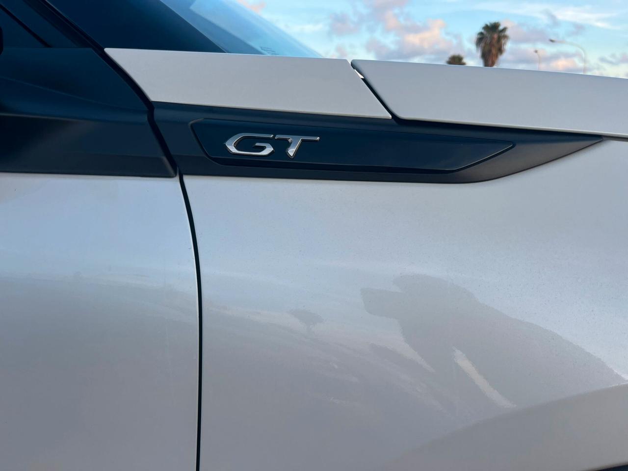 Peugeot 2008 BlueHDi 130 S&S EAT8 GT