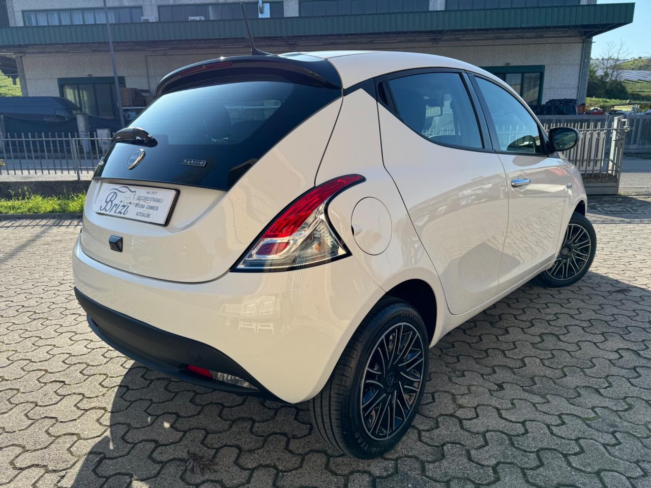 Lancia Ypsilon 1.0 FireFly 5 porte S&S Hybrid Gold
