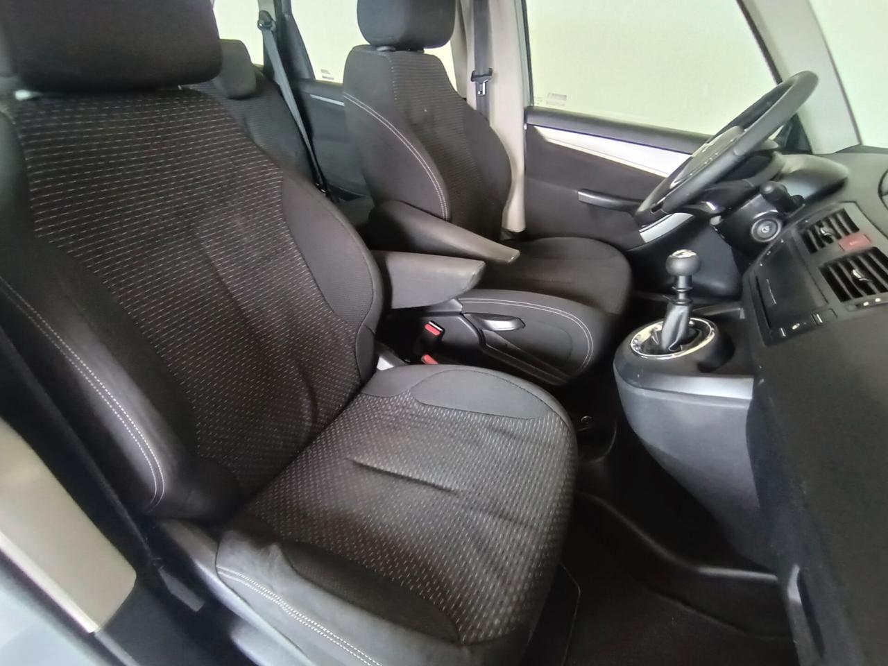 Citroen C4 Picasso business