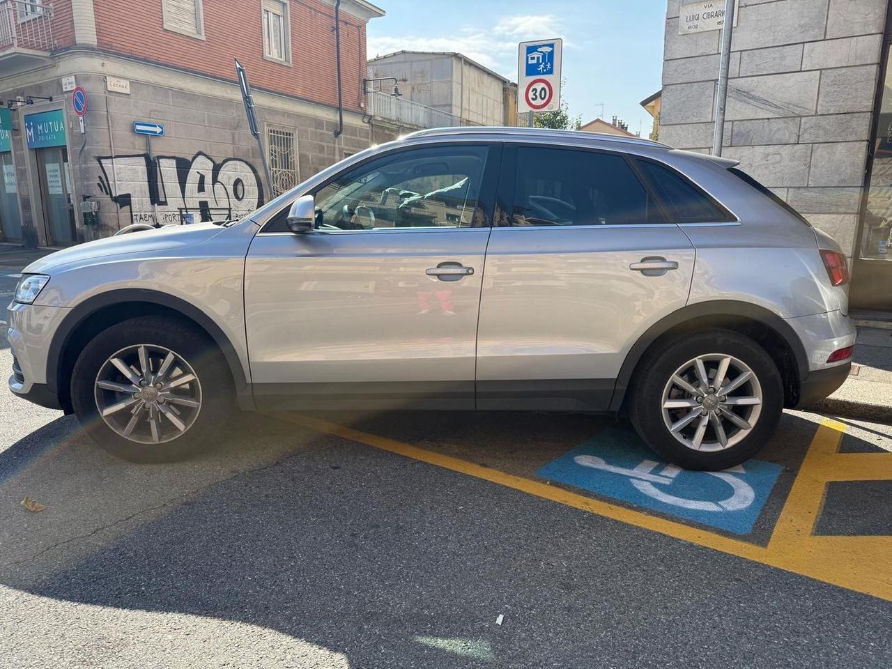 Audi Q3 Business 2.0 TDI #7132