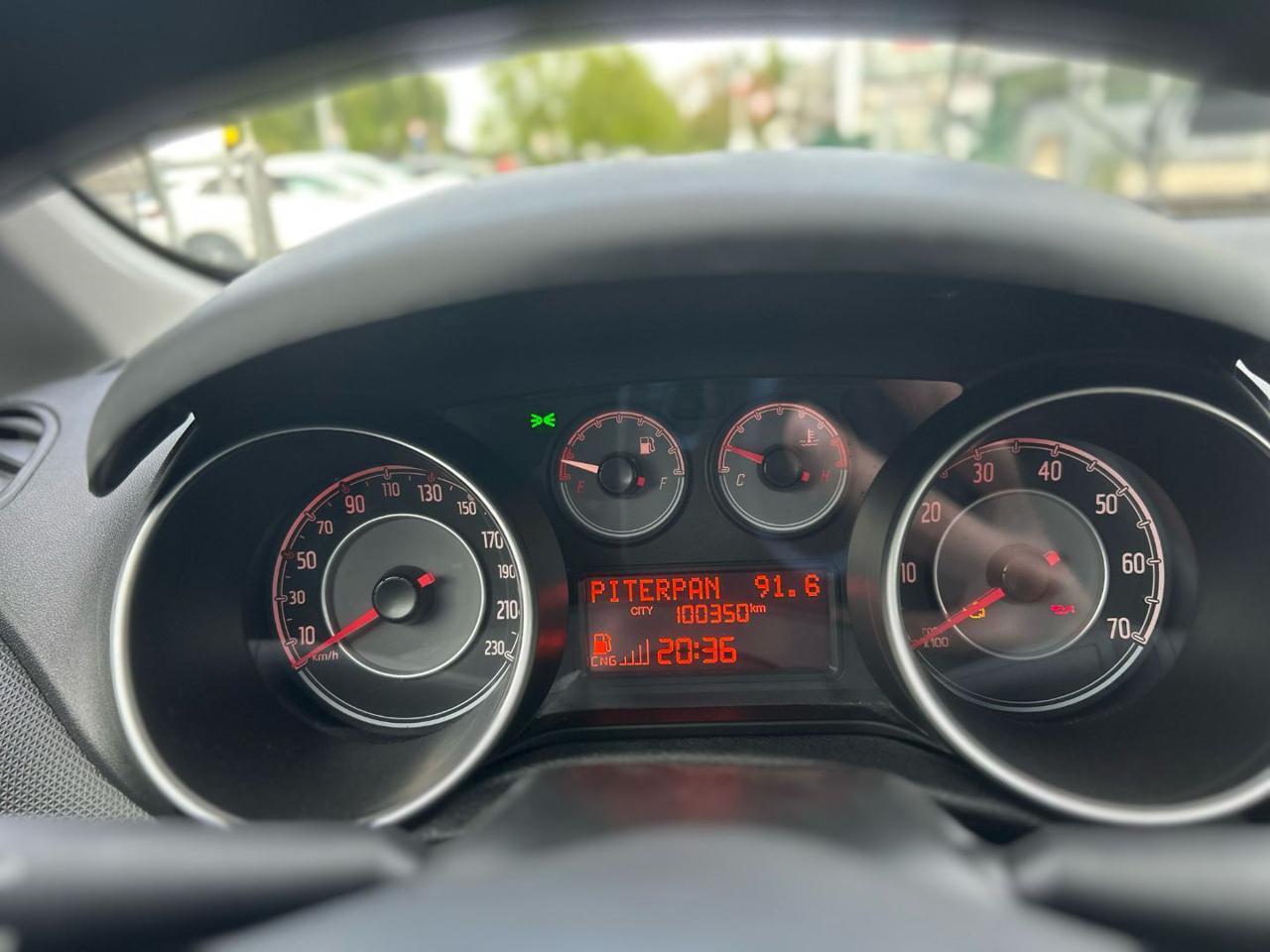 FIAT Punto 1.4 8V 5 porte Natural Power Street