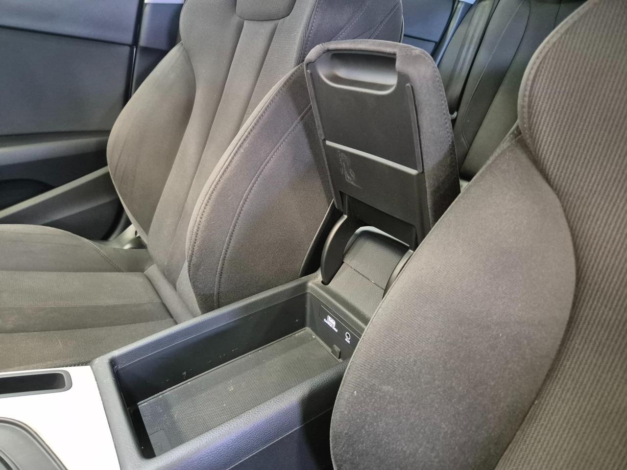 Audi A4 Avant 30 2.0 tdi Business 122cv s-tronic - NEOPATENTATI - Cruise/Lim - Sens. Park.