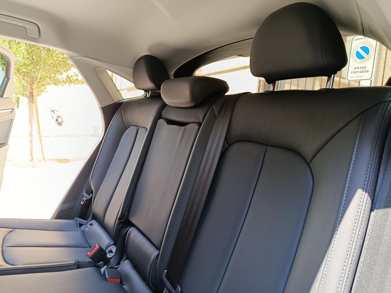 Audi Q3 2.0 TDI Business #6230