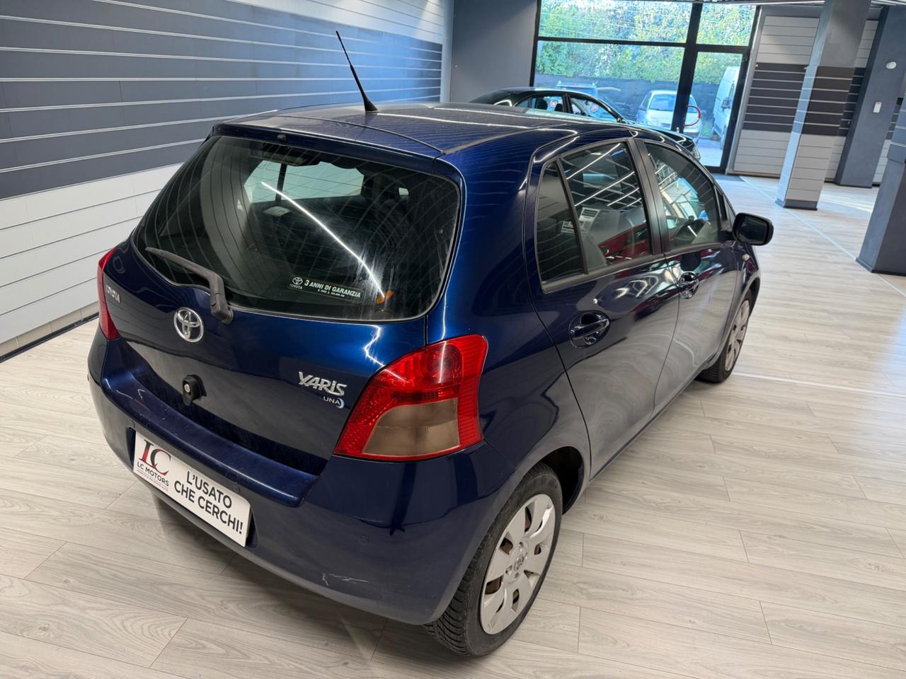Toyota Yaris 1.3 5 porte Navi 160.000 km Neopatentati