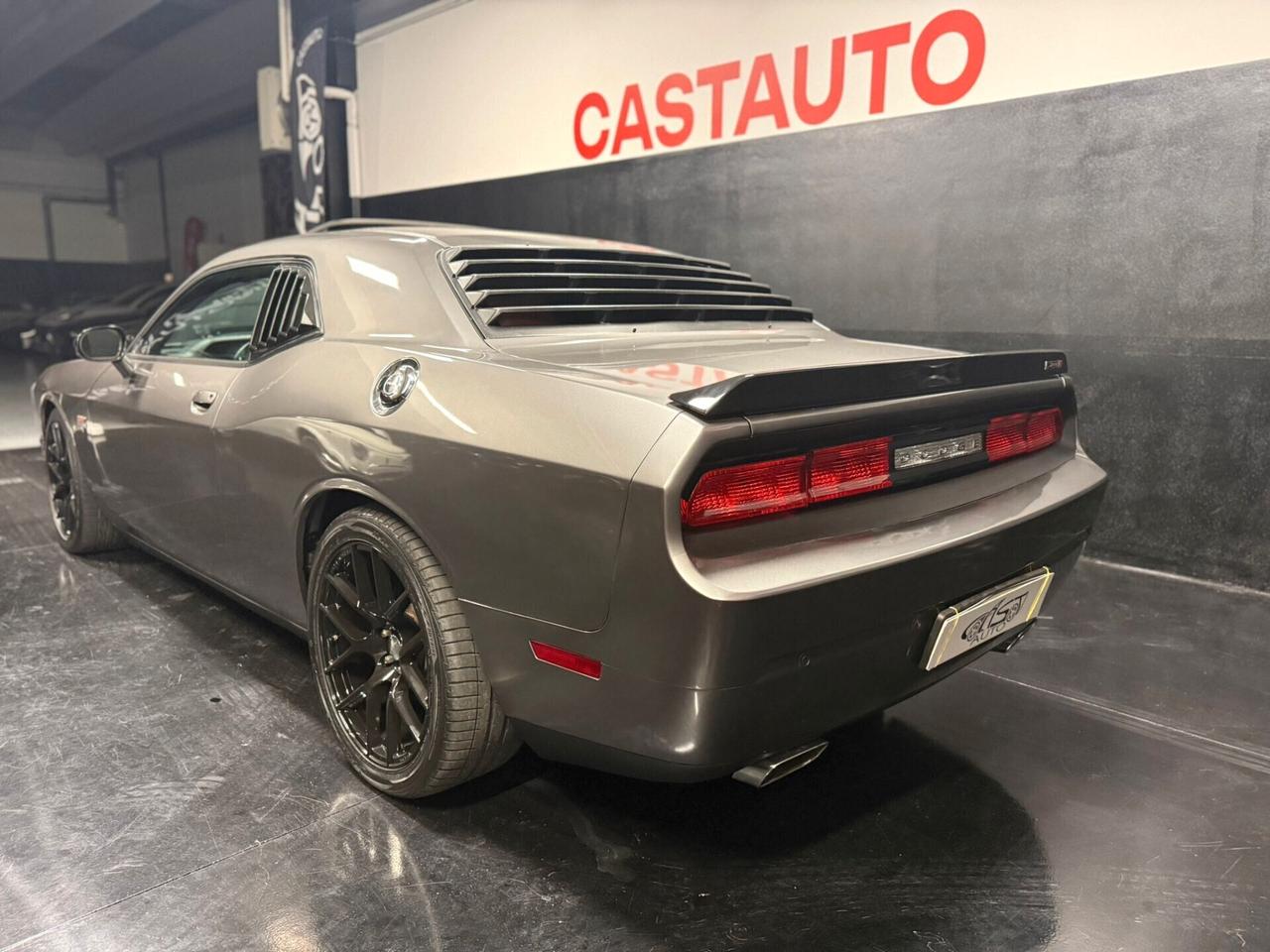 Dodge Challenger Srt
