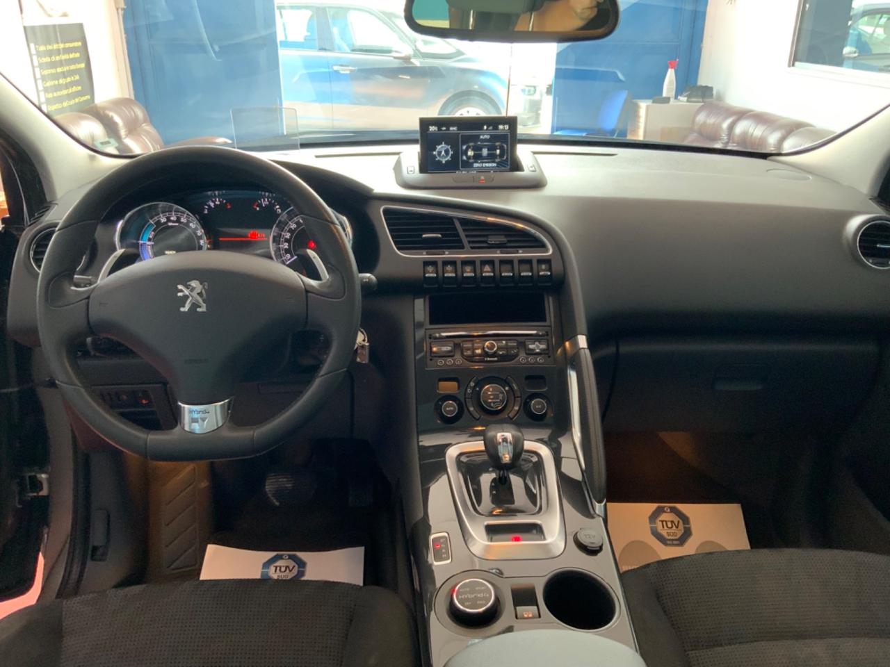 Peugeot 3008 HYbrid4