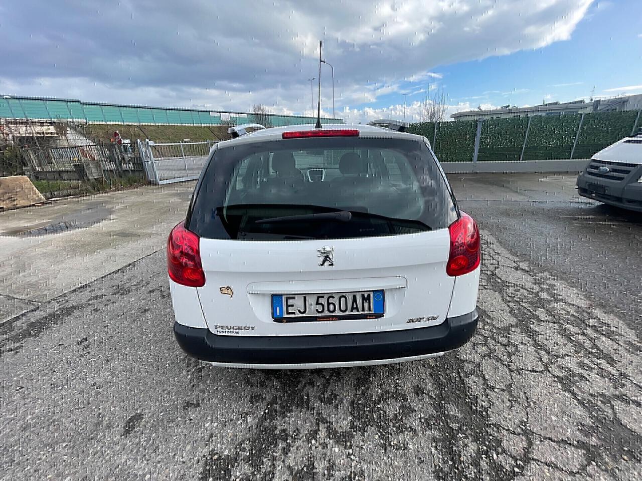 Peugeot 207 1.6 8V HDi 93CV SW Ciel Allure