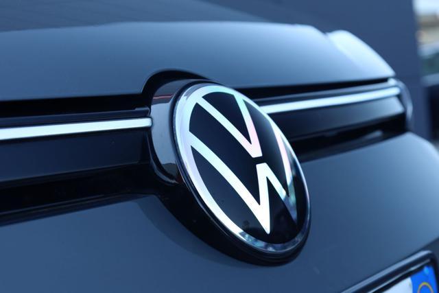 VOLKSWAGEN Golf 1.0 eTSI EVO DSG Life