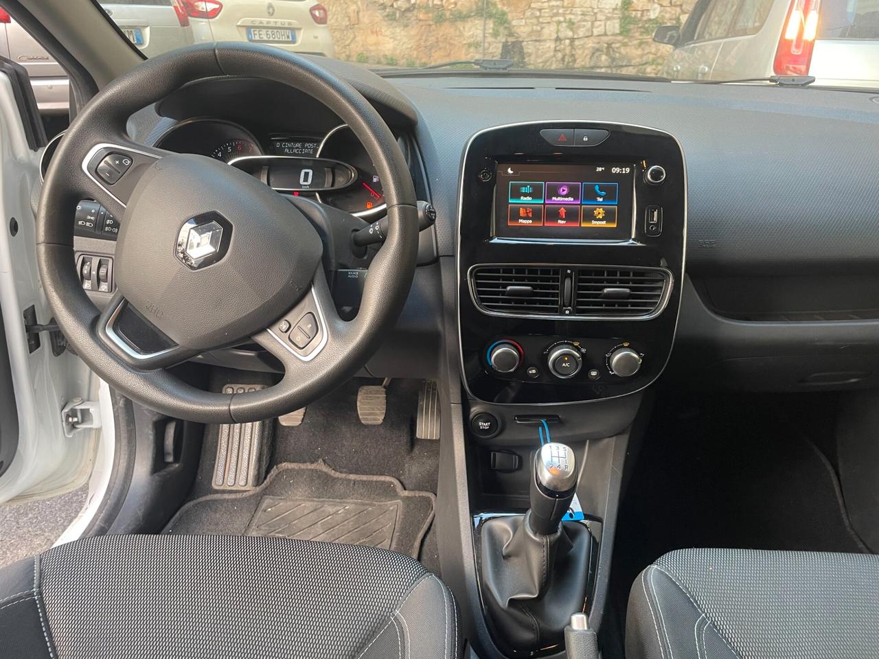Renault Clio TCe 12V 90 CV GPL 5 porte Moschino Intens FINANZIABILE