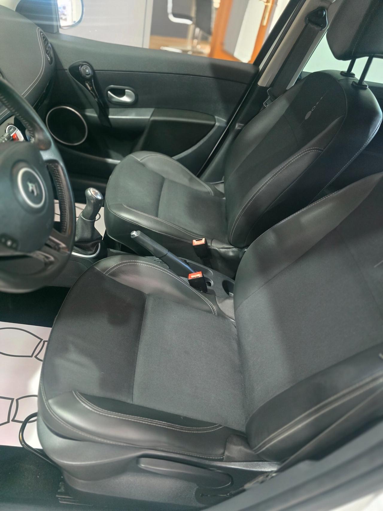 Renault Clio 1.2 16V 5 porte Dynamique
