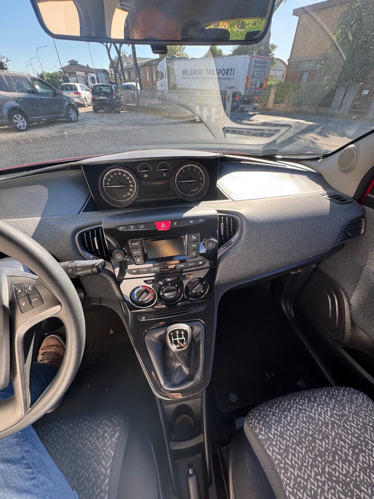 Lancia Ypsilon 1.2 69 CV 5 porte Gold